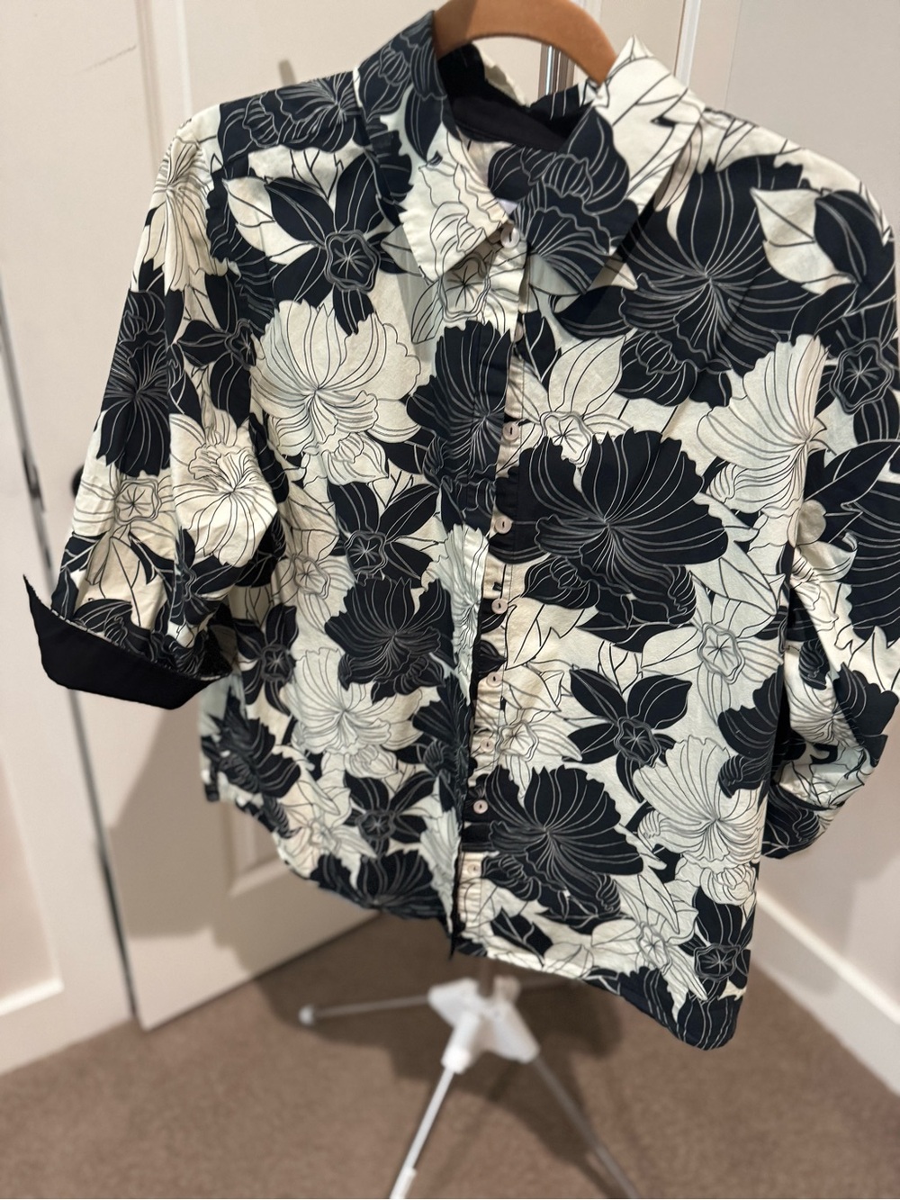 Women’s Black & Cream Floral Button-Up Blouse